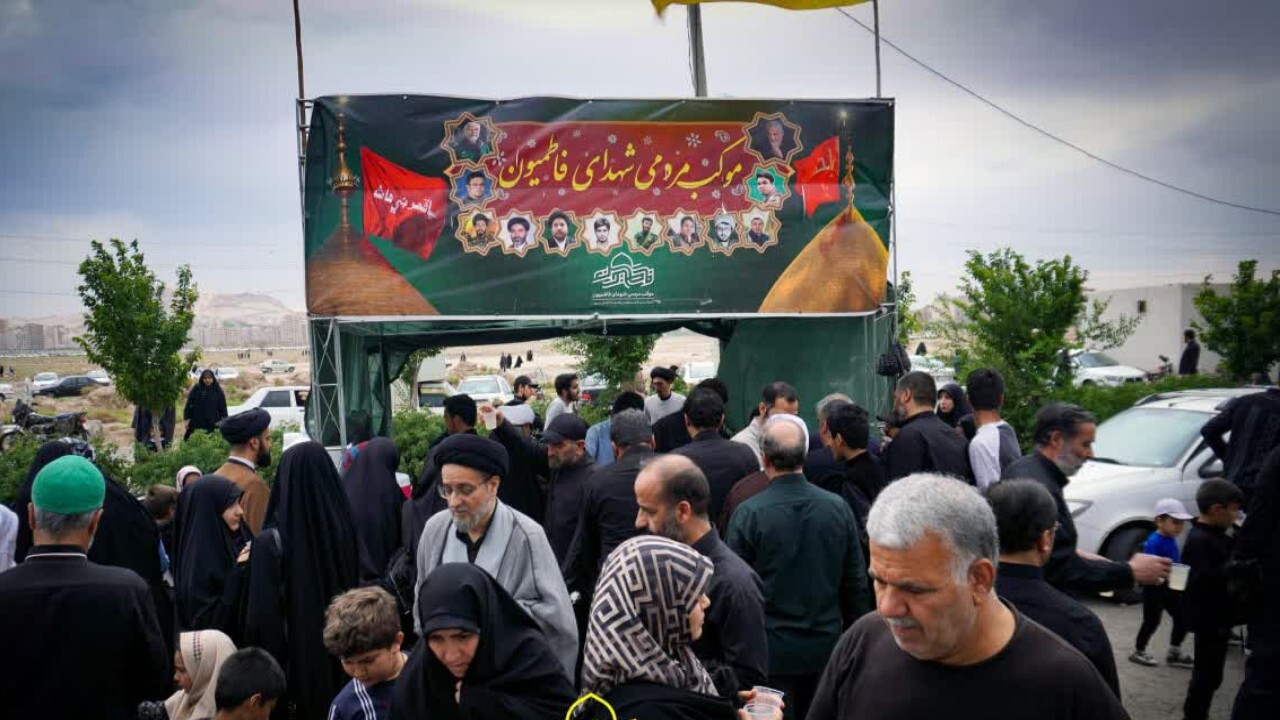 برپایی موکب مردمی شهدای فاطمیون در قم + تصاویر
