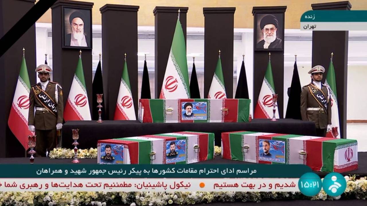 آیین گرامیداشت رئیس‌جمهور شهید و همراهانش با حضور مقامات خارجی
