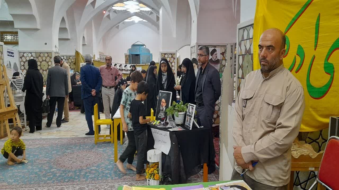 خلق آثار هنرمندان پیشوایی و ادای احترام آنها به رئیس جمهور شهید + تصاویر