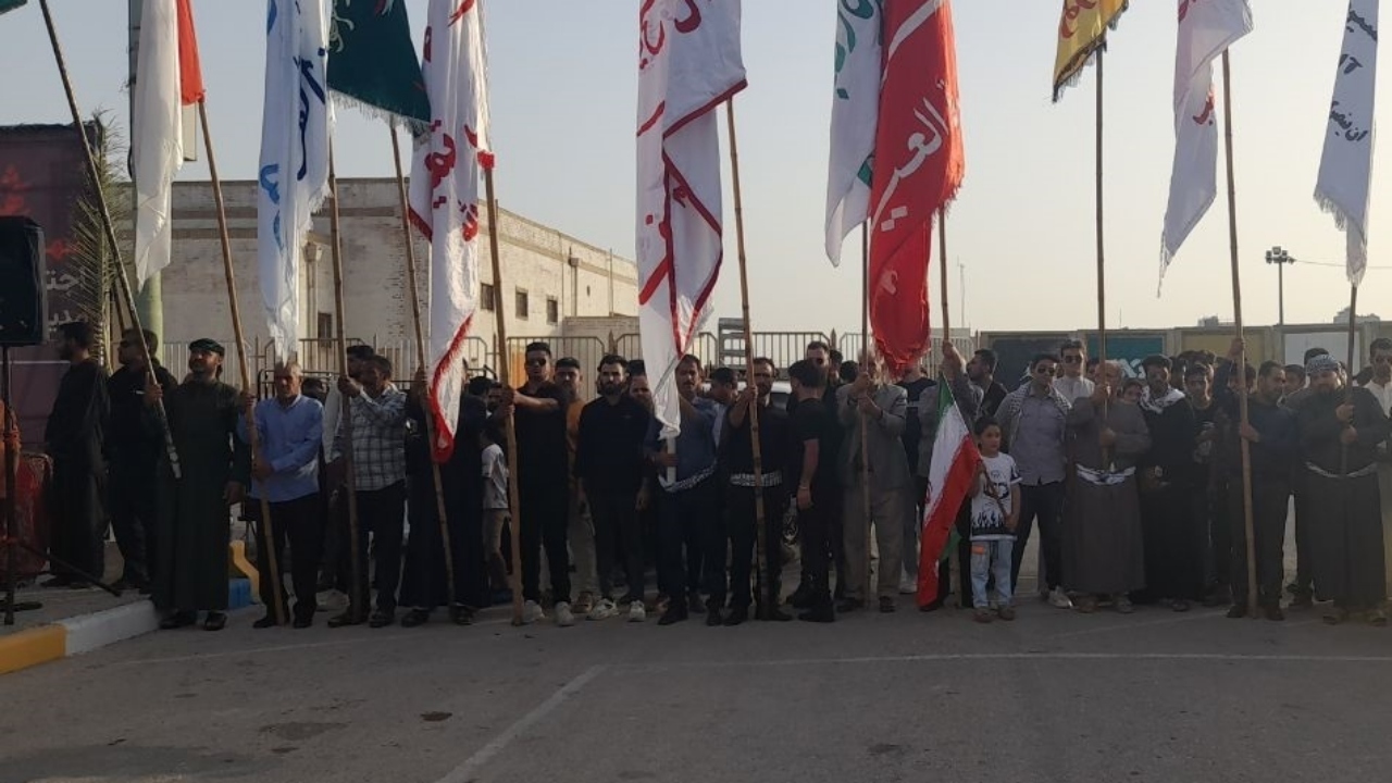 برافراشته شدن بیرق عشایر عرب در آبادان