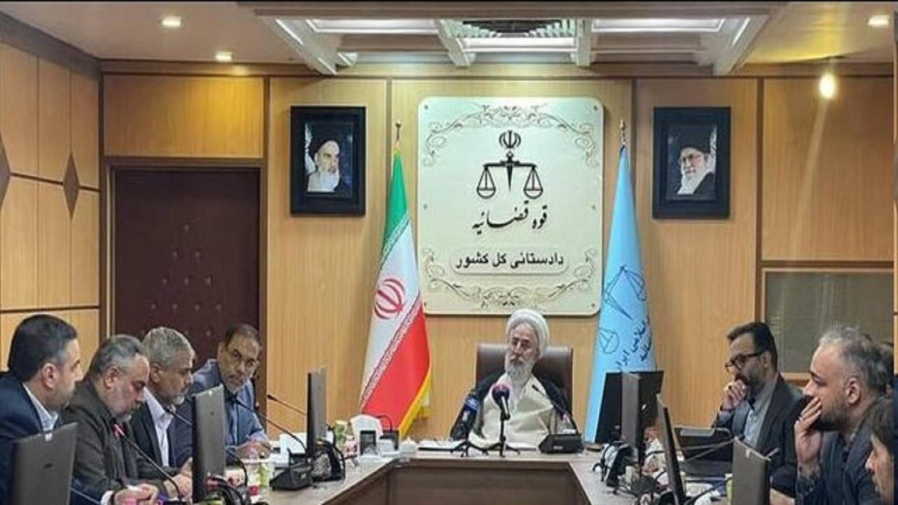 همکاری با رسانه‌های بیگانه و معاند جرم است