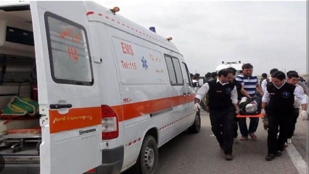 ۱۲ نفر بر اثر تصادف و واژگونی خودرو در مشهد مجروح شدند