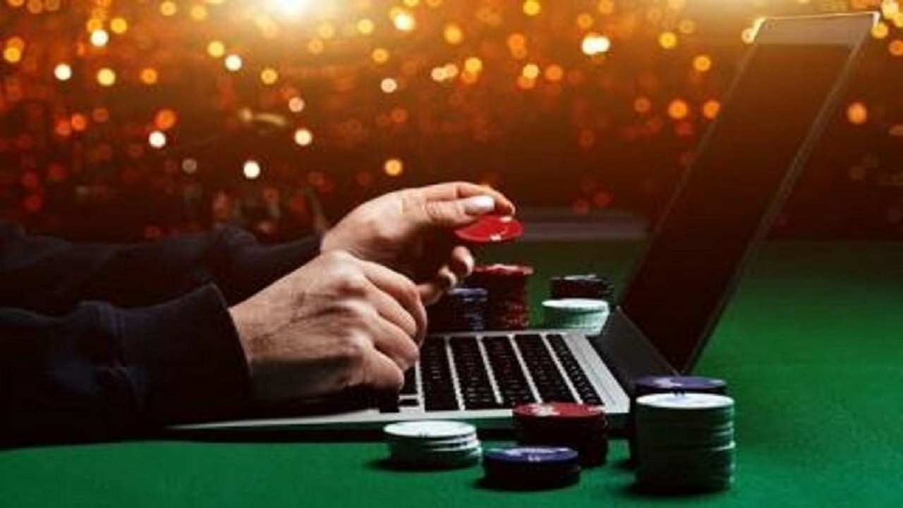 دستگیری ۱۵ نفر از باندهای شرط بندی آنلاین