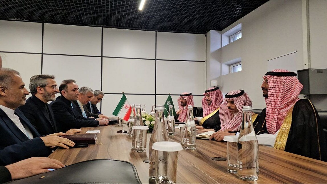 باقری‌کنی و فیصل بن‌فرحان با یکدیگر دیدار کردند