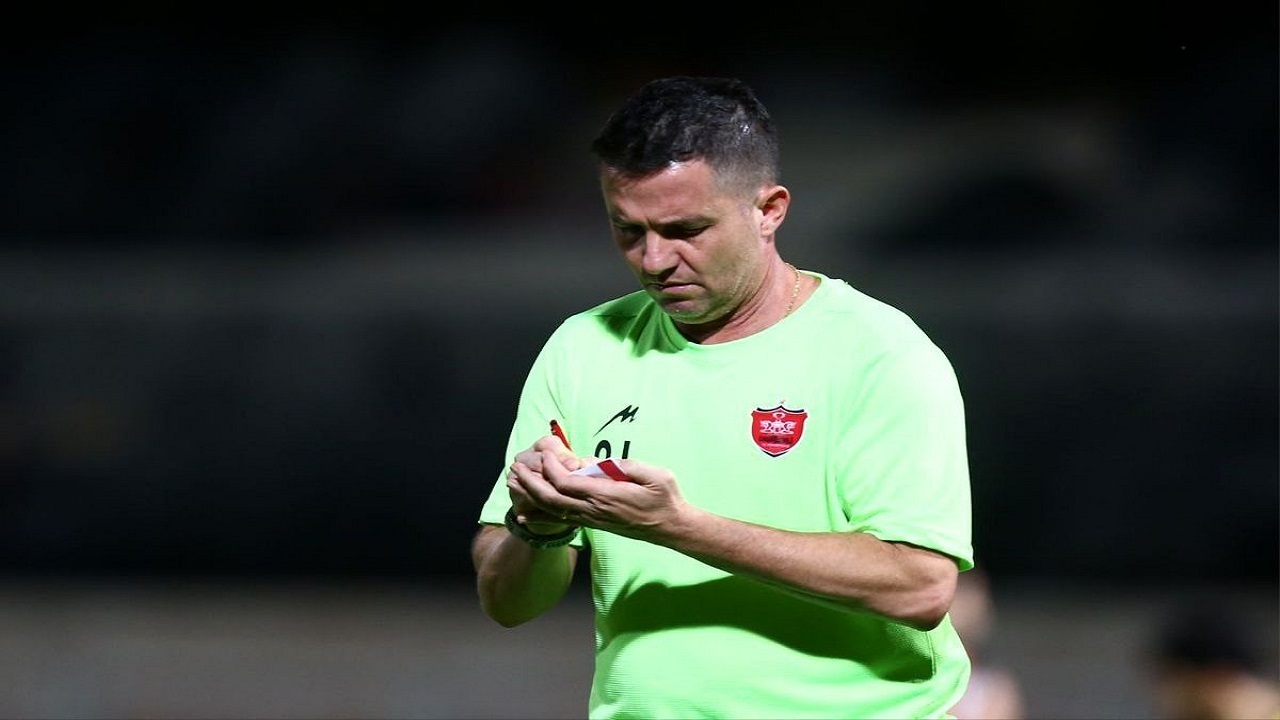 منافی: اوسمار نباید برای پرسپولیس ناز کند