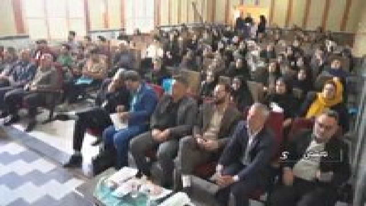 برگزاری همایش رویش در تاکستان