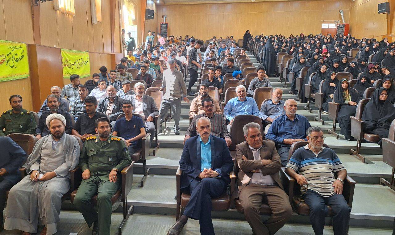 ولایت مداری و اخلاق مهمترین شاخصه در انتخاب افراد است