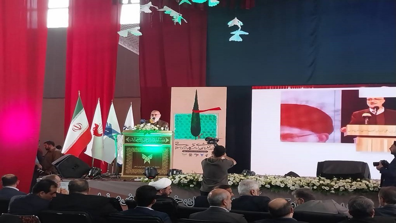 شهید با شهادت متوقف نمی‌شود بلکه به قله می‌رسد