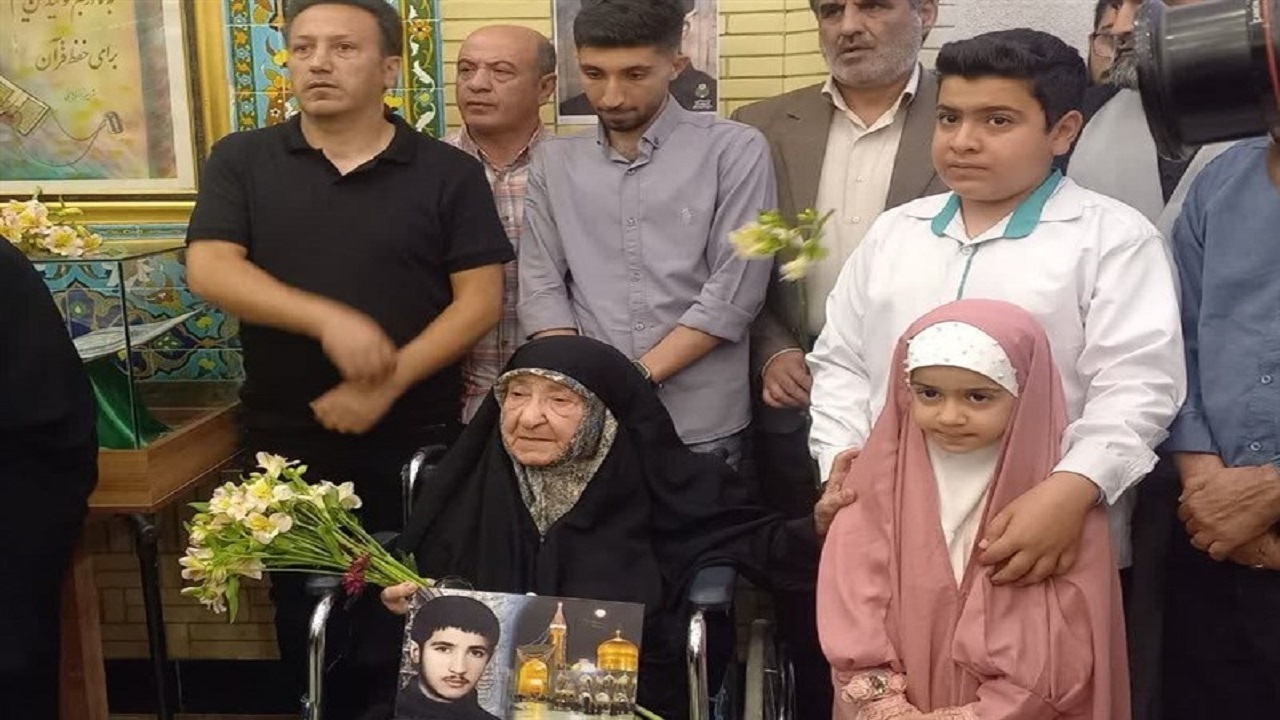 استقبال از مادر شهید «سیدمحسن غریبیان» در همدان