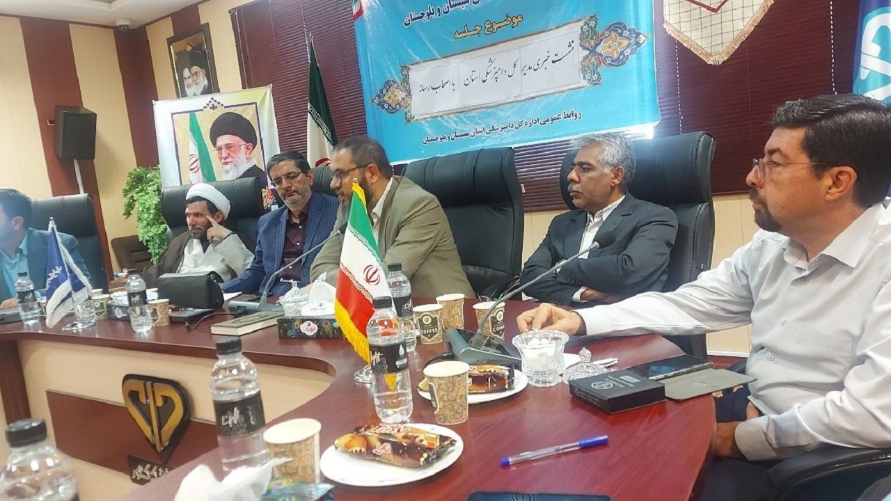 استقرار تیم‌های سلامت علوم پزشکی زاهدان در محل کشتارگاه و عرضه دام در روز عید قربان