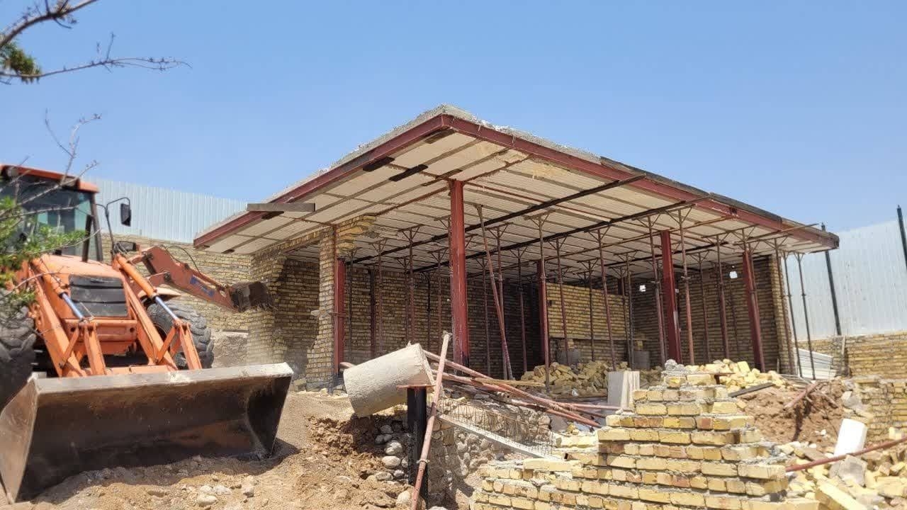 قلع و قمع ۲۴ بنای غیرمجاز در اراضی کشاورزی شهرستان قزوین