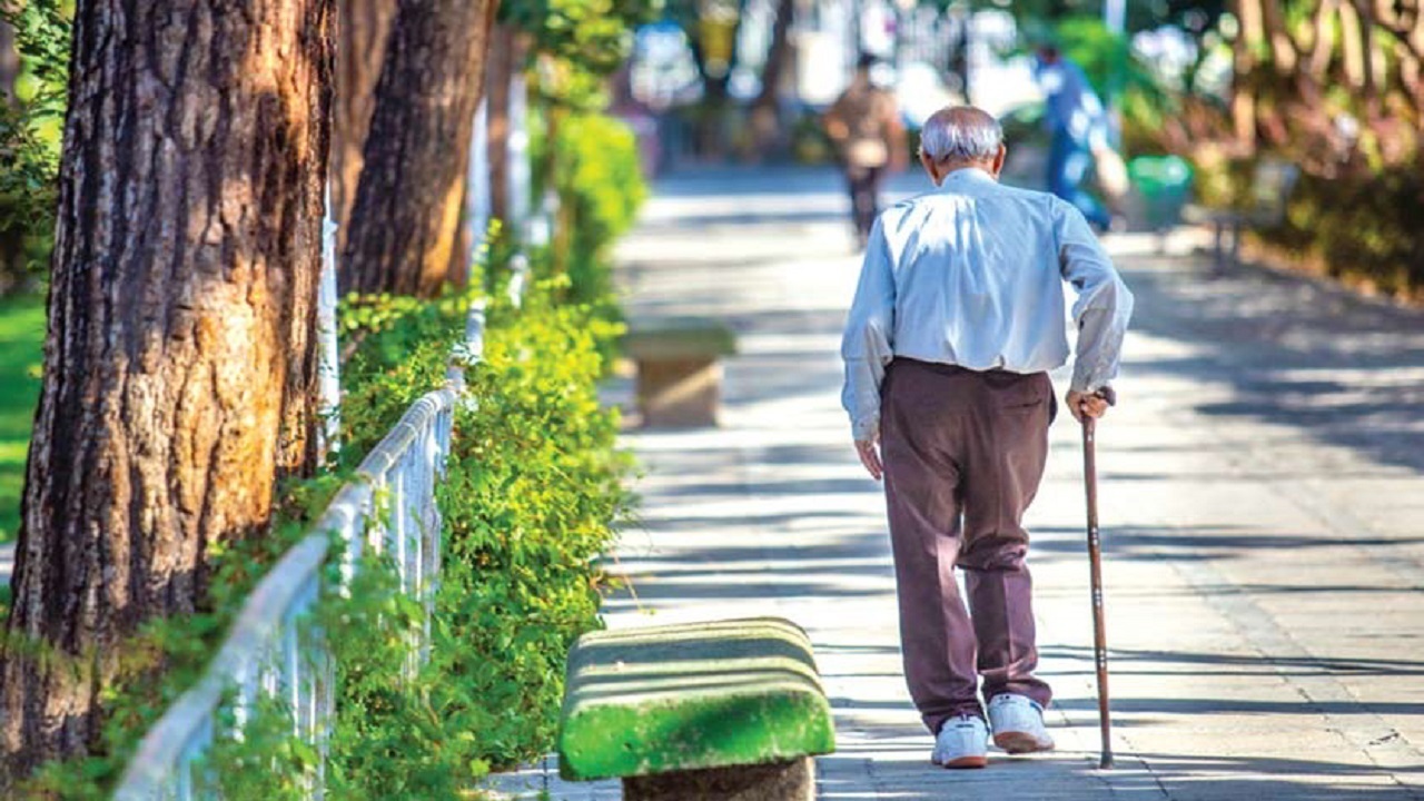 اثرات انزوای اجتماعی بر سلامت روانی سالمندان