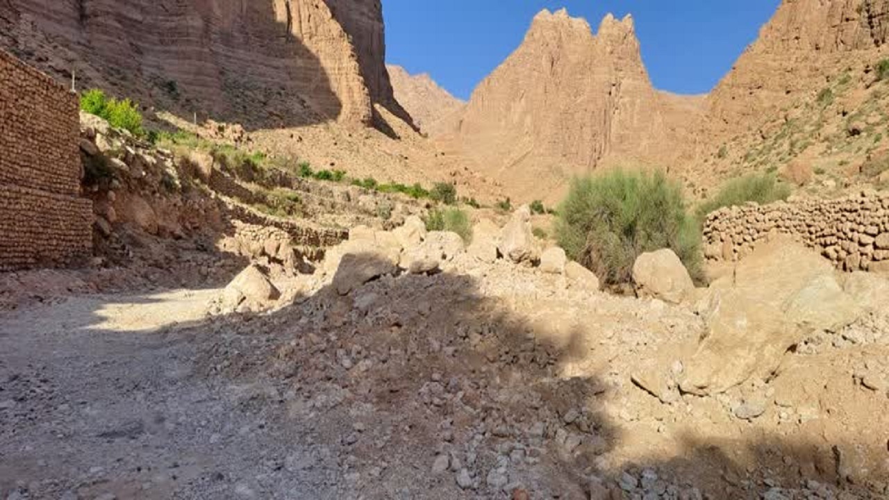 لایروبی رودخانه قطروم شهرستان بافق به حجم ۲ هزار ۳۰۰ متر مکعب