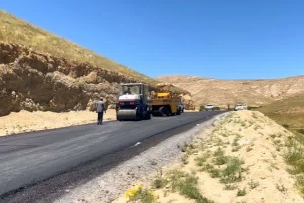 ساخت هم‌زمان ۲ راه روستایی در شهرستان کمیجان
