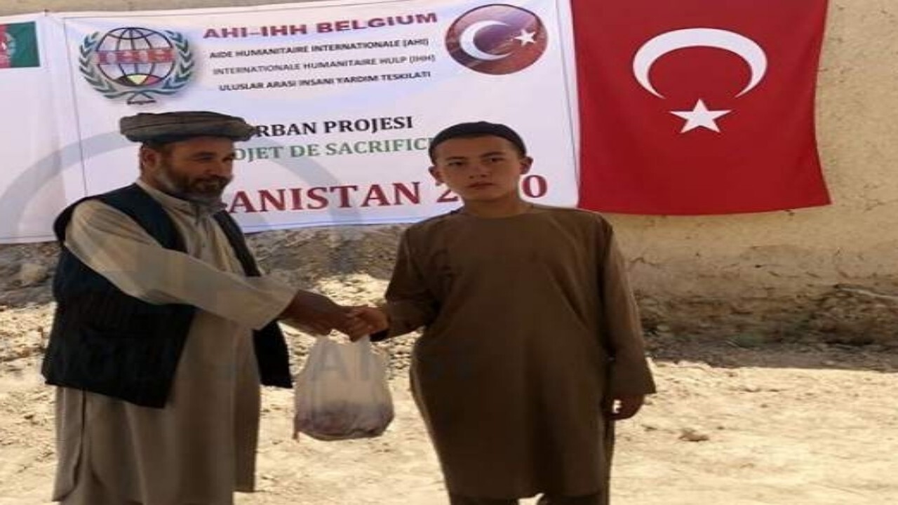 توزیع گوشت قربانی در افغانستان