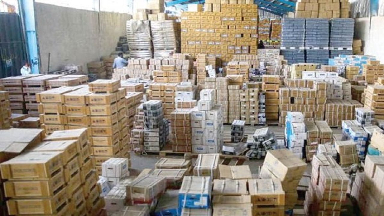 کشف کالاهای احتکاری و قاچاق در زنجان