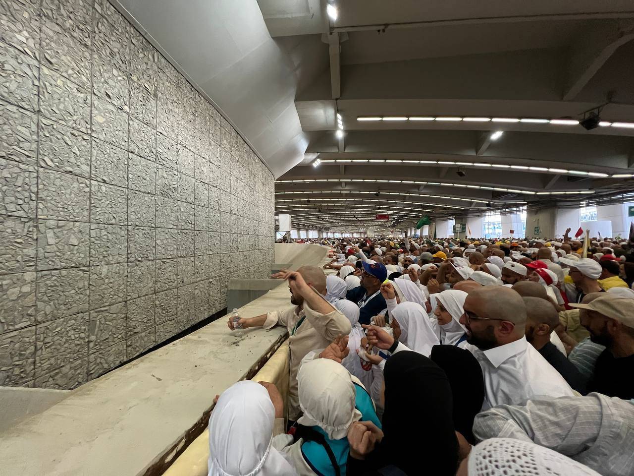 رمی جمرات سه گانه