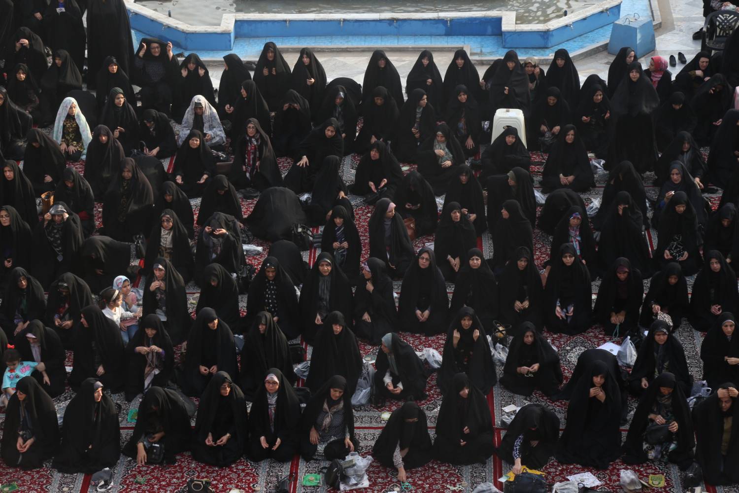 صف نمازگزاران در عید سعید فطر