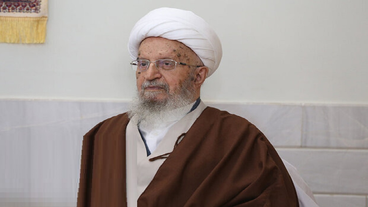 آیت الله مکارم شیرازی از بیمارستان مرخص شد