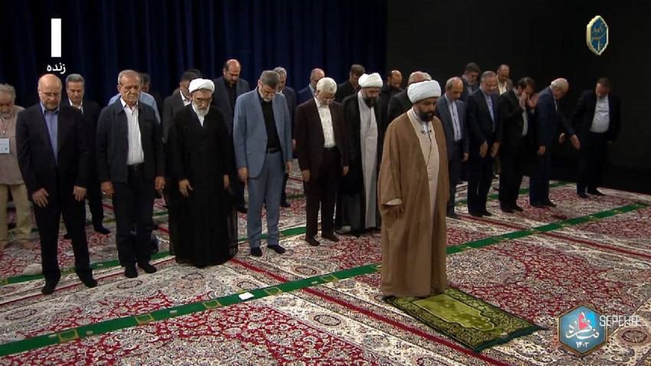نماز جماعت نامزد‌های ریاست‌جمهوری پیش از آغاز مناظرات