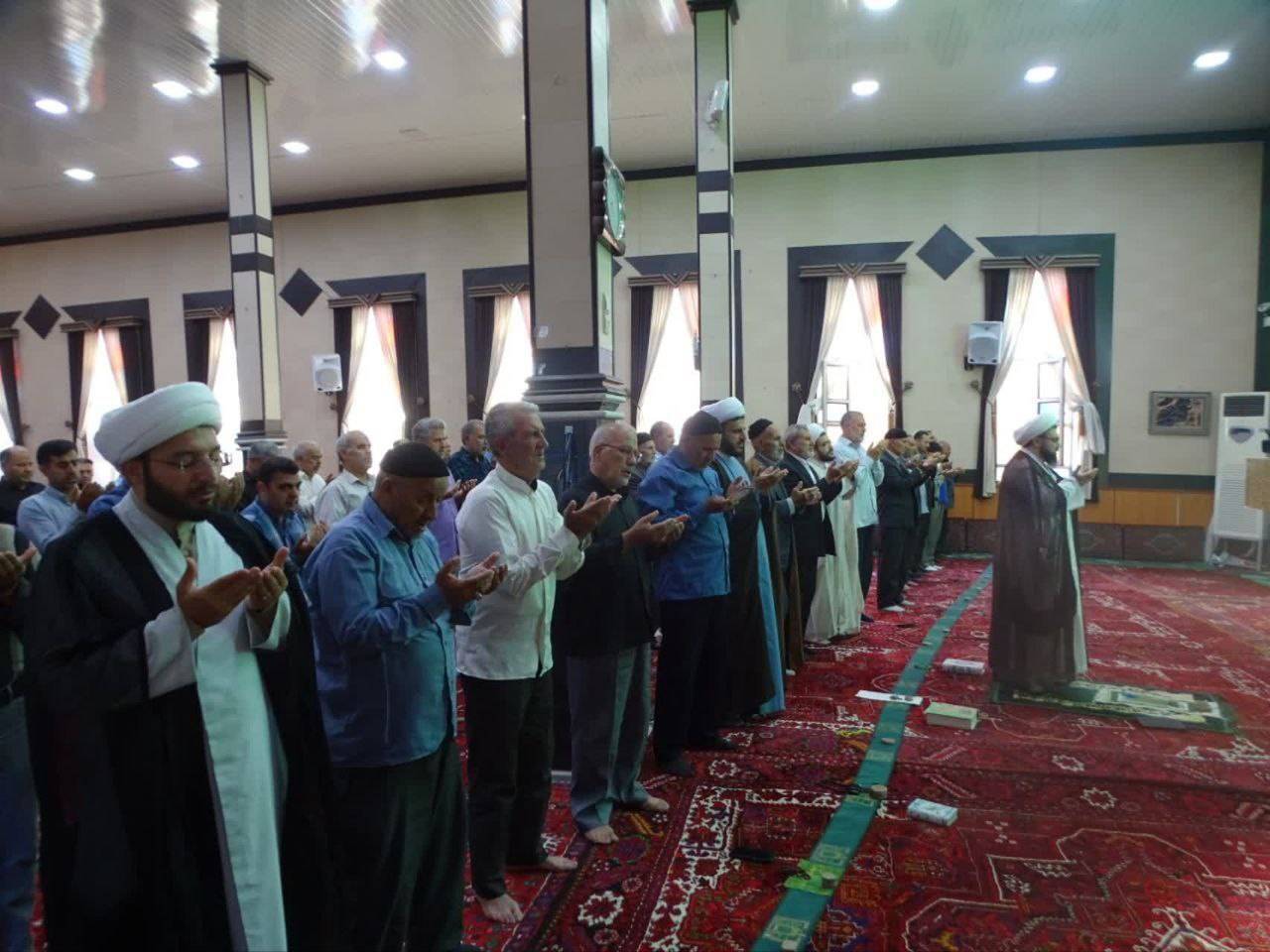 برپایی نماز جماعت در چهاربرج