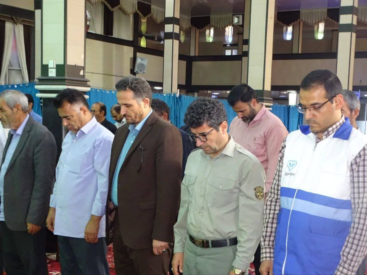 برپایی نماز جماعت در چهاربرج