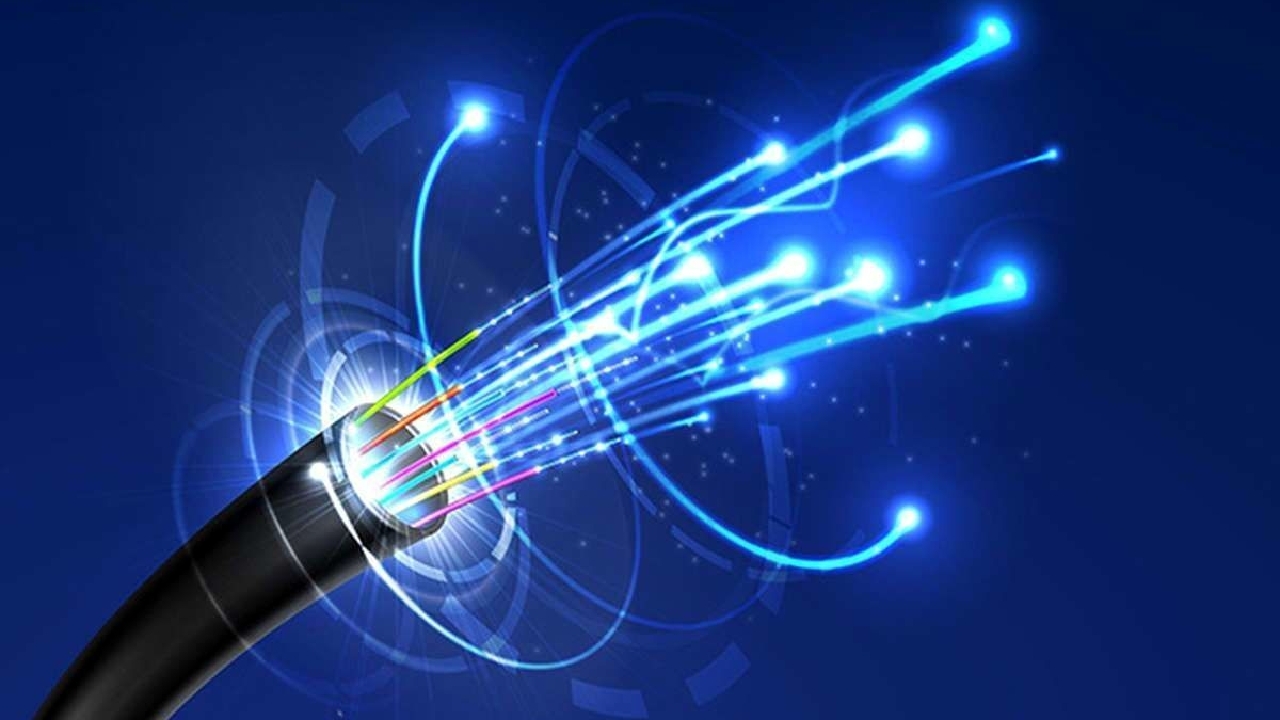 تشریح اقدامات وزارت ارتباطات برای اتصال و توسعه حداکثری فیبر نوری