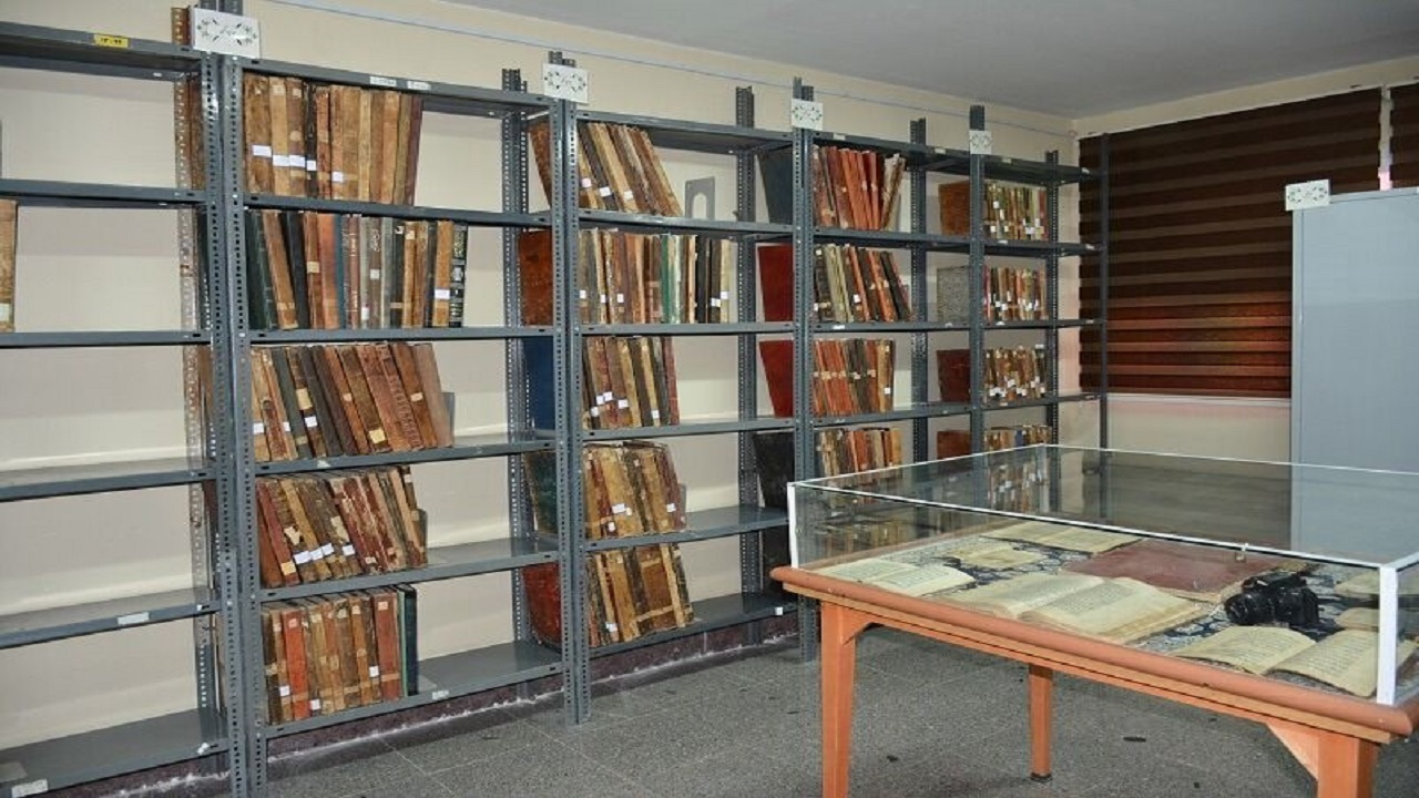 ساماندهی ۸۷۴ نسخه خطی در کتابخانه مرکزی اردبیل
