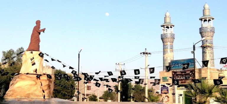 معابر لارستان در سوگ شهادت آیت الله و همراهانش رنگ و بوی عزا گرفت