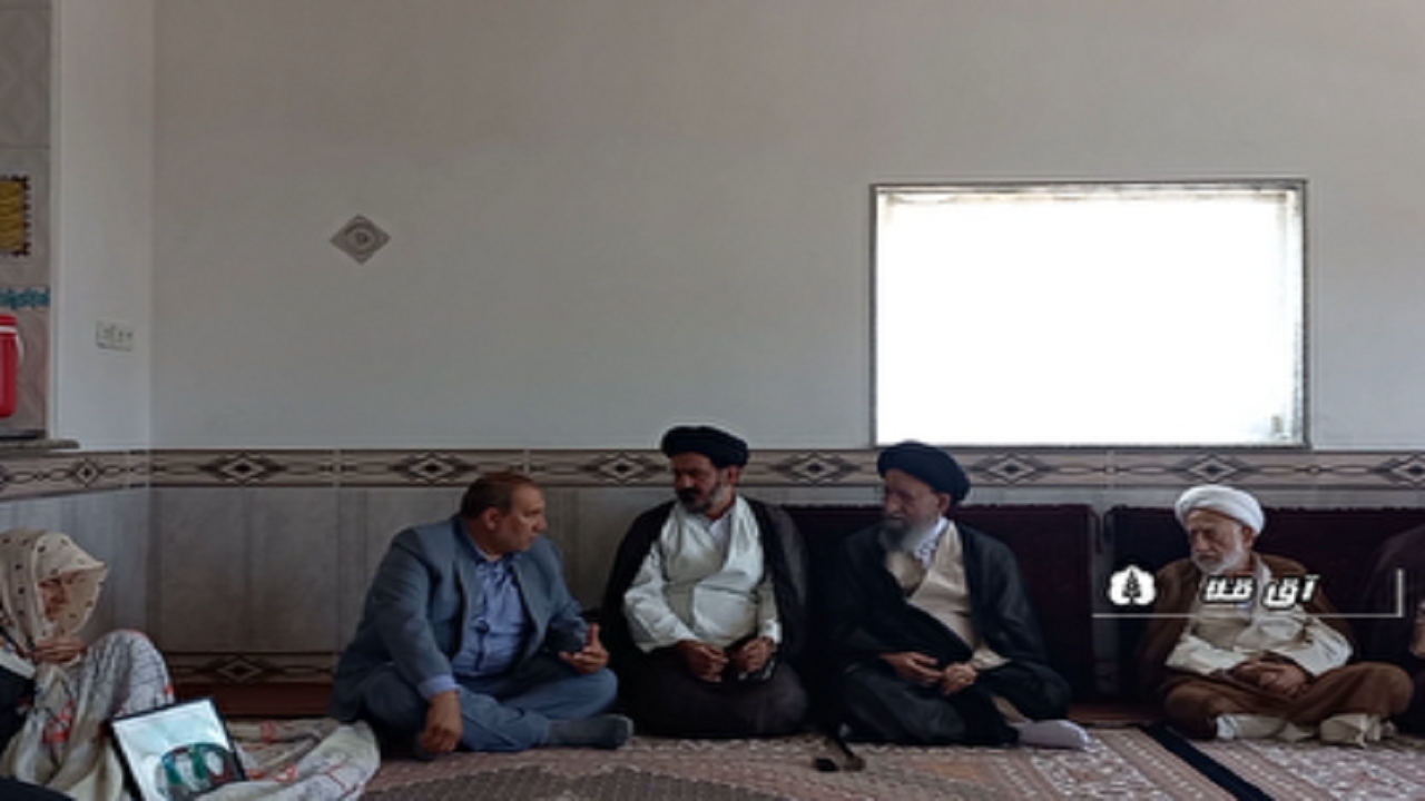 آیت الله نورمفیدی مهمان خانواده شهید عباسی صحنه در آق قلا + فیلم