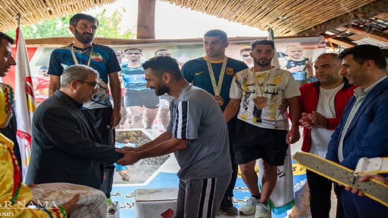 مهدی پیل پیکر قهرمان اولین ماراتن کشوری گذر از طبیعت