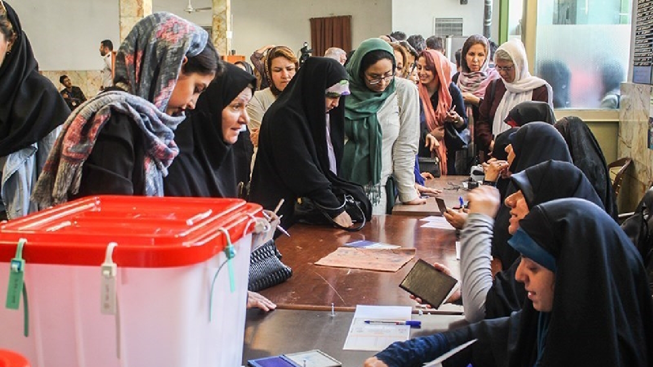 جوانان در انتخابات کسی را برگزینند که عمل و گفتارش یکی باشد