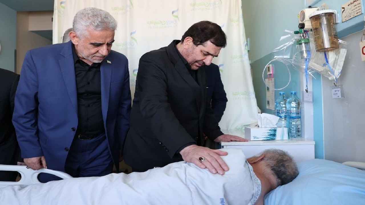 عیادت سرپرست ریاست جمهوری ازبیماران حادثه حریق بیمارستان قائم رشت