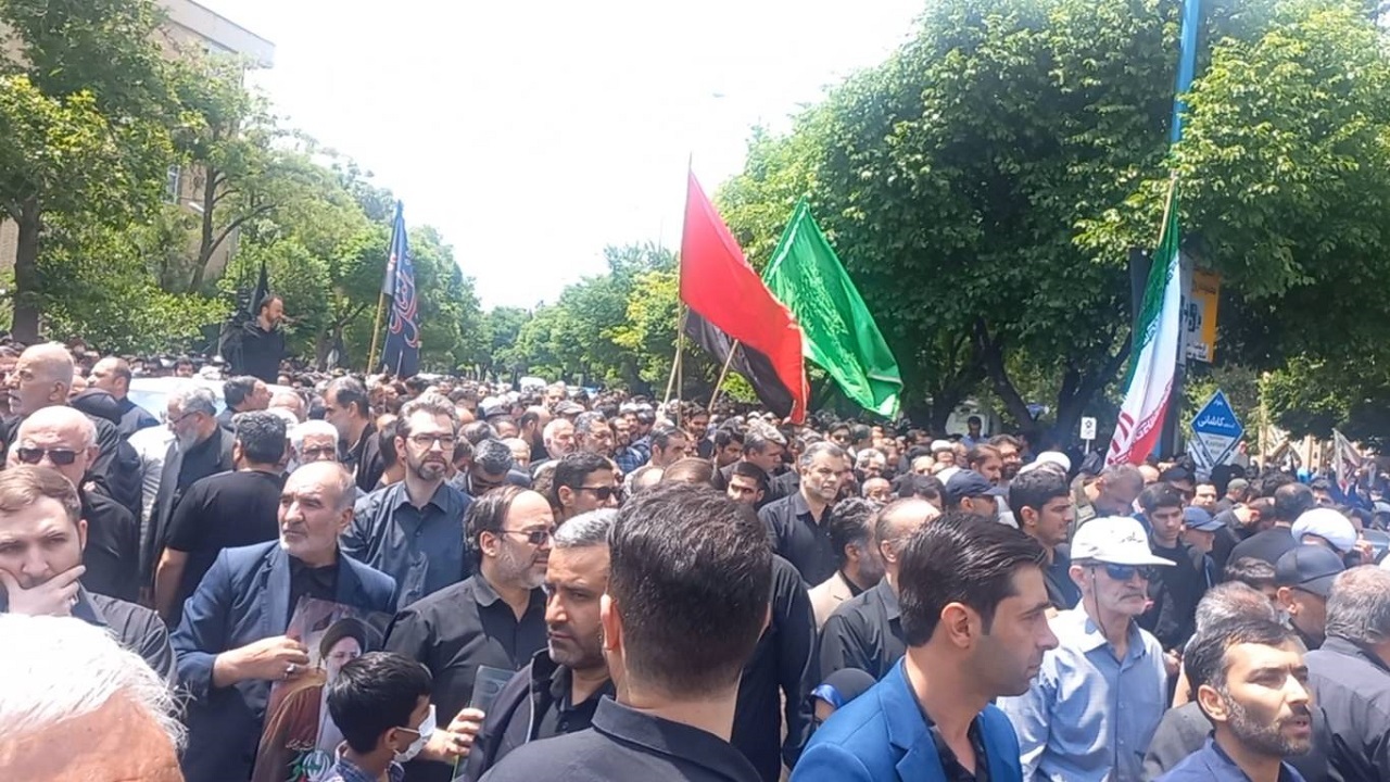 عزاداری همدانی‌ها برای رئیس جمهور شهید و همراهان + فیلم