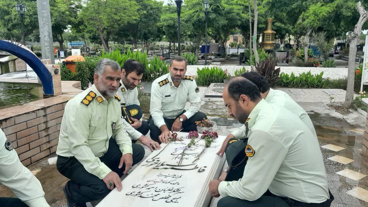 ادای احترام به شهدا در سالروز آزادسازی خرمشهر