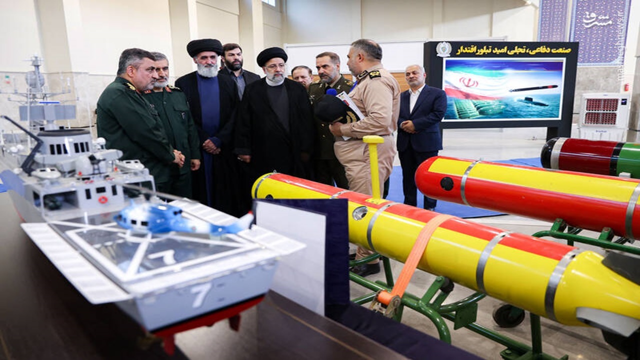 لحظاتی از حضور شهید جمهور در نمایشگاه دستاورد‌های دفاعی سال گذشته‌+ فیلم