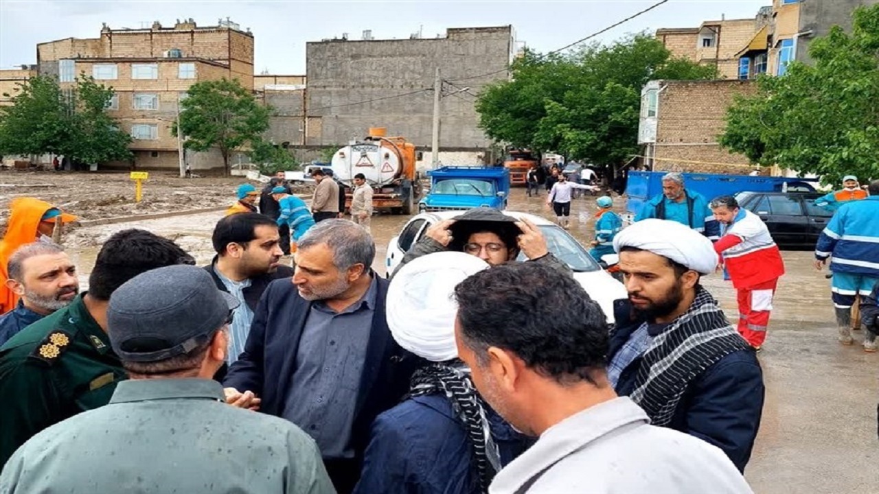 خدمت ادامه دارد؛ توزیع لوازم خانگی بین سیل‌زدگان مشهد