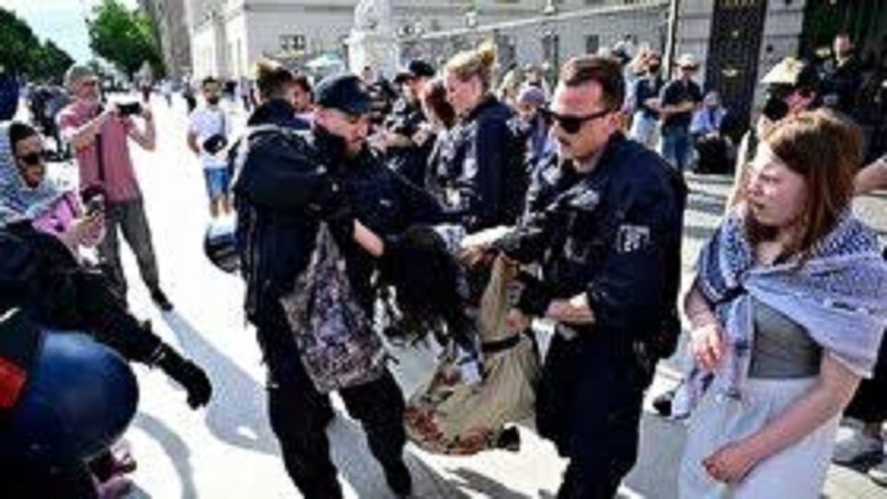 حمله پلیس آلمان به دانشجویان حامی فلسطین + فیلم