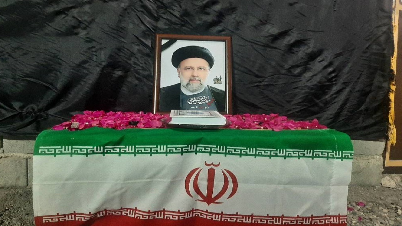 اهالی محله گورت اصفهان برای شهادت رئیس جمهور مراسم عزاداری برگزار کردند + تصاویر