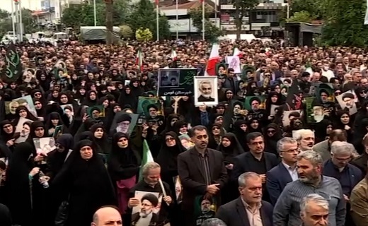 اجتماع گیلانیان در سوگ شهادت رئیس جمهور و همراهانش