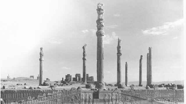 کاخ آپادانا