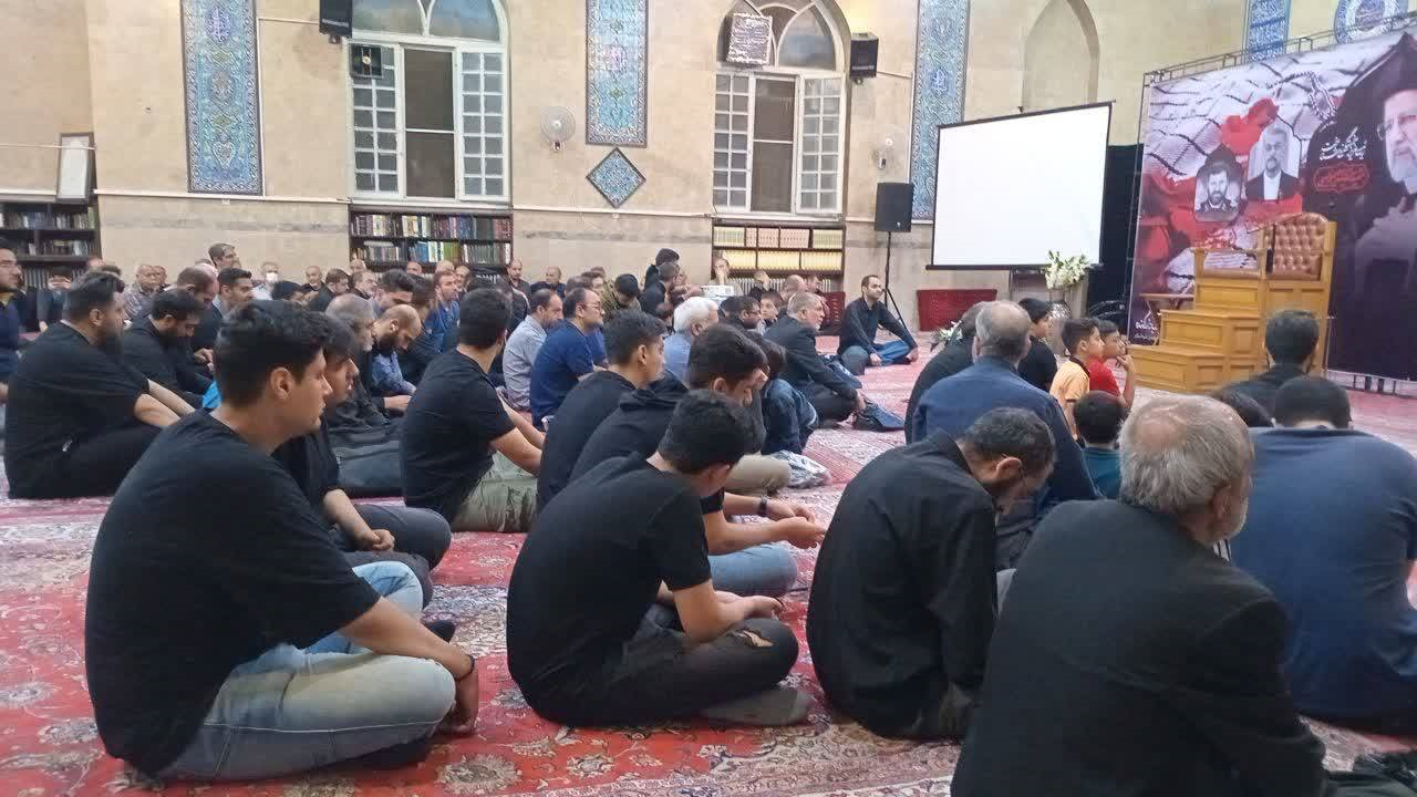 یاد و خاطره رئیس جمهور و همراهان در بیش از ۵۰۰ مسجد گرامی داشته شد