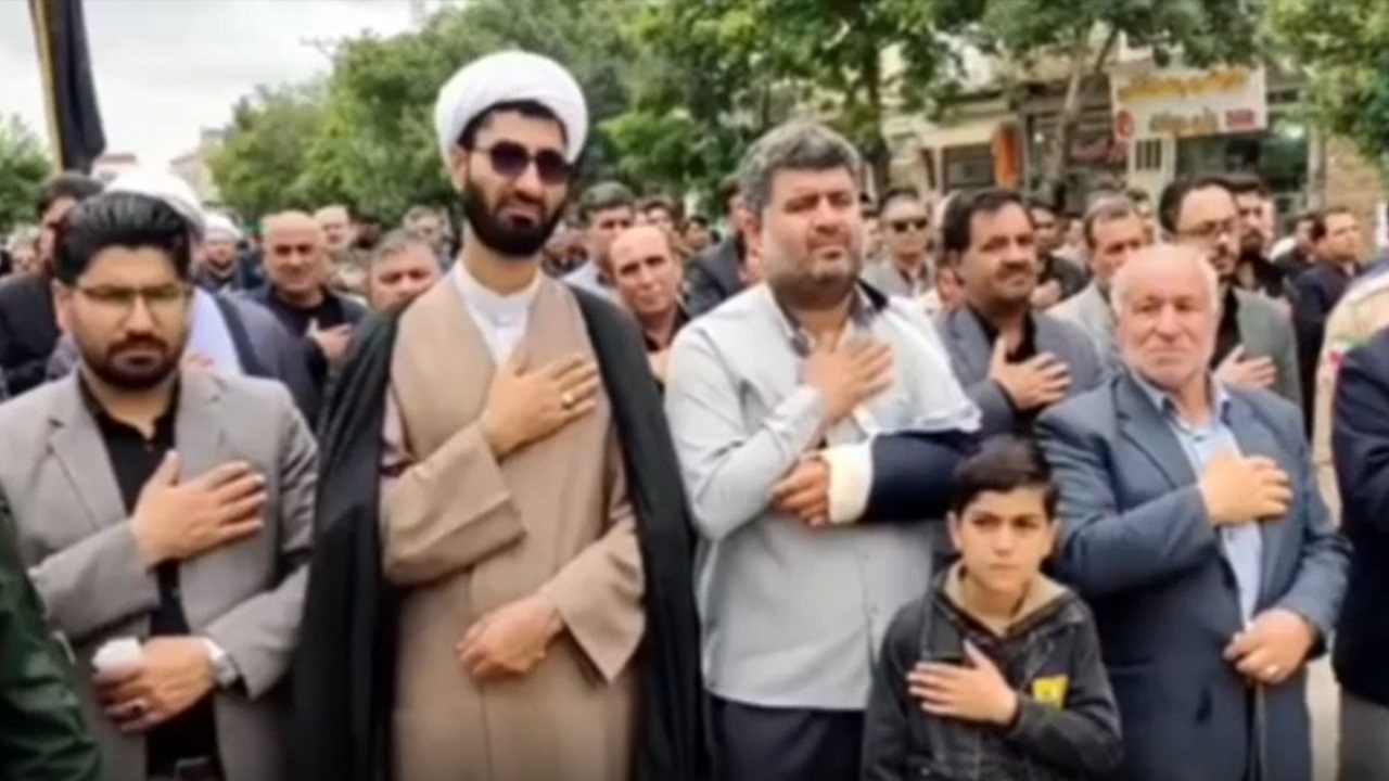 اجتماع و سوگواری مردم شهر اصلاندوز در پی شهادت رئیس جمهور و همراهانش + فیلم