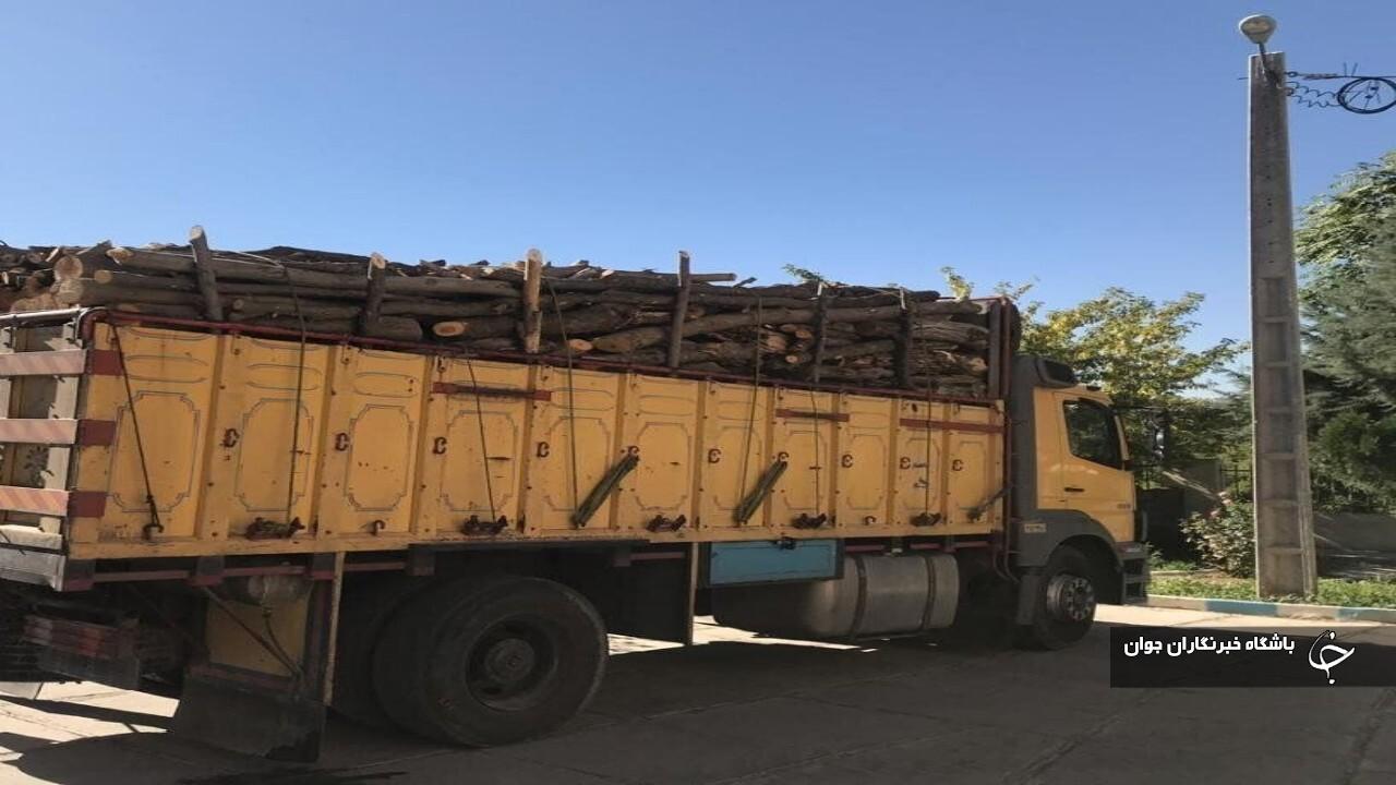 ۳ محموله چوب قاچاق در بوکان توقیف شد
