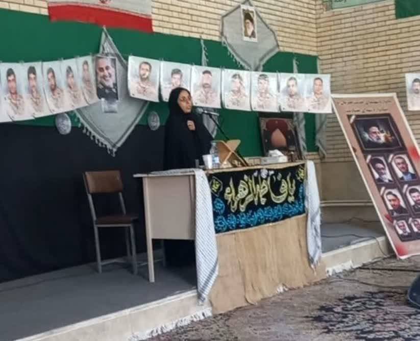 دبستانی در زرند که میزبان شهدایی از ۷ کشور جهان شد