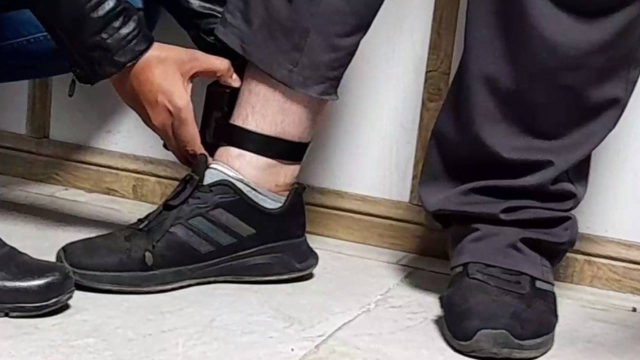پایش دقیق مجرمین سابقه دار از طریق پابند الکترونیک
