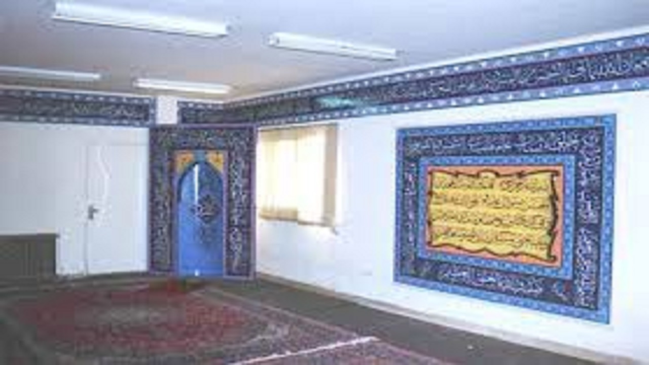 گلایه نمازگزاران از فضای کوچک نمازخانه در بیمارستان شهید رهنمون یزد + فیلم
