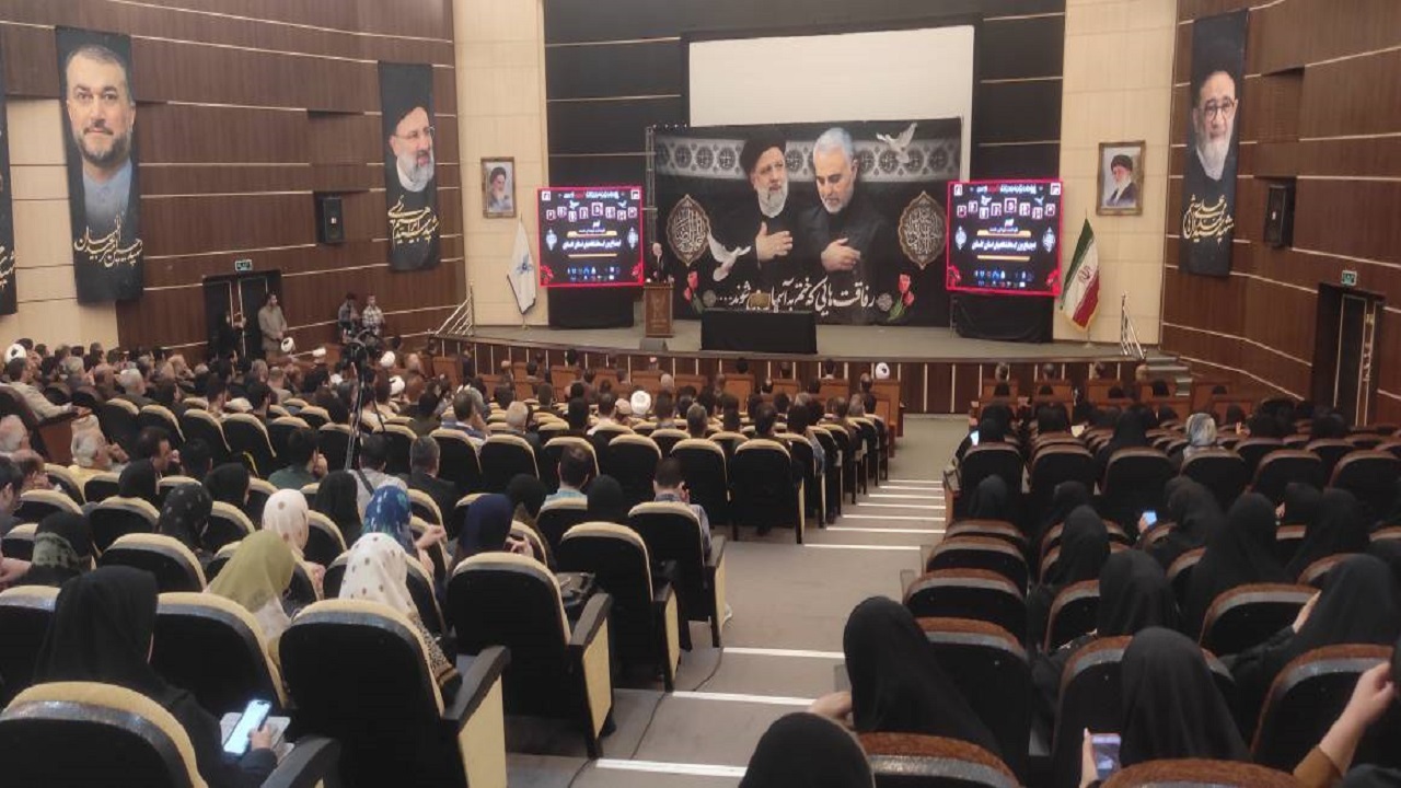 اجتماع بزرگ دانشگاهیان گلستان در سوگ جمهور شهید و همراهان در دانشگاه آزاد گرگان
