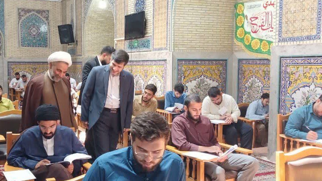 آزمون ورودی دانشگاه علوم اسلامی رضوی برگزار شد