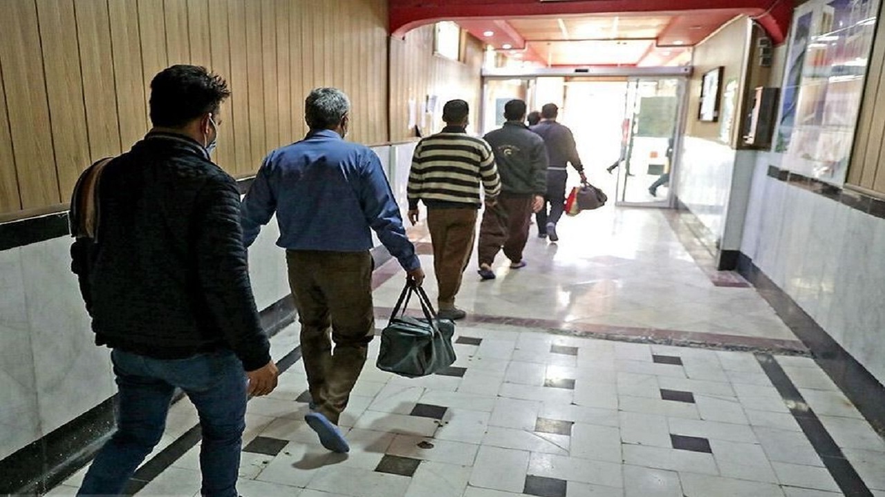 بازگشت ۱۴ زندانی به آغوش خانواده  در قم